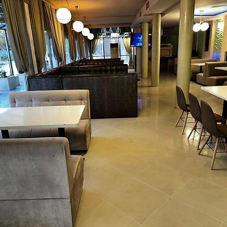 Apartments Devora 1 & Bar & Restaurant Warna Exterior foto
