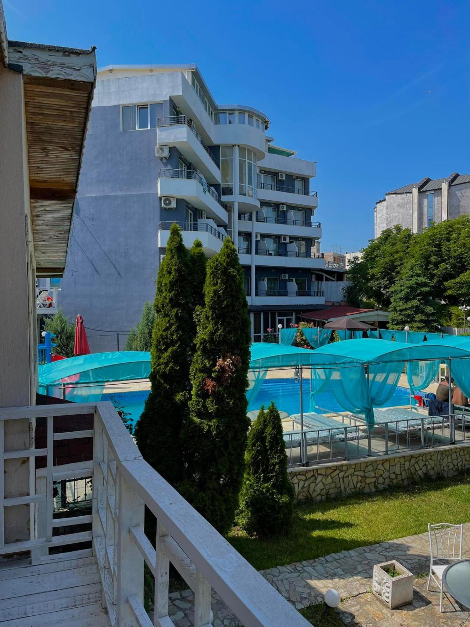 Apartments Devora 1 & Bar & Restaurant Warna Exterior foto